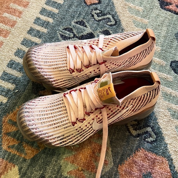 Nike Shoes - Nike Vapor max